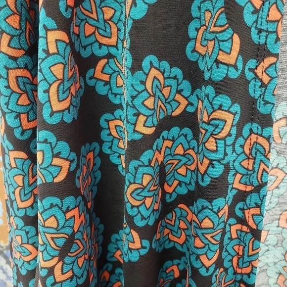 Lularoe Lindsay  - Picture 3 of 5